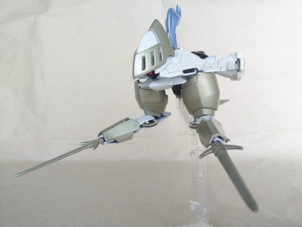 ポイント:シールドを背部にマウントし、側面に内蔵されたソードによる二刀流も可能。
主な使用パーツ:BB戦士 ゲルググ、麗騎士レッドウォーリア、白龍頑駄無/ヘルムヴィーゲ・リンカー