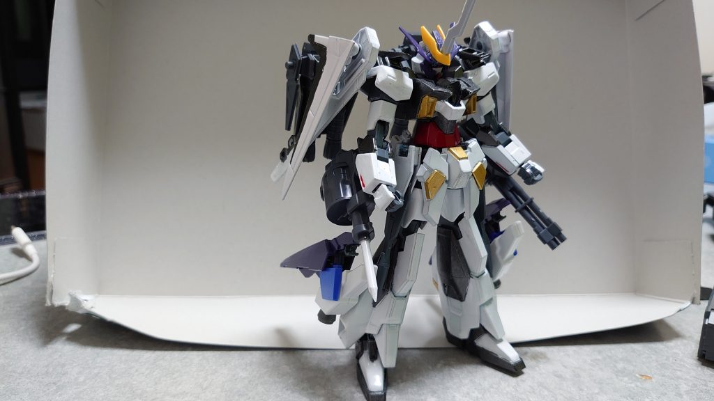 塗装前写真

このときは背中のスラスターは違うものが付いていました