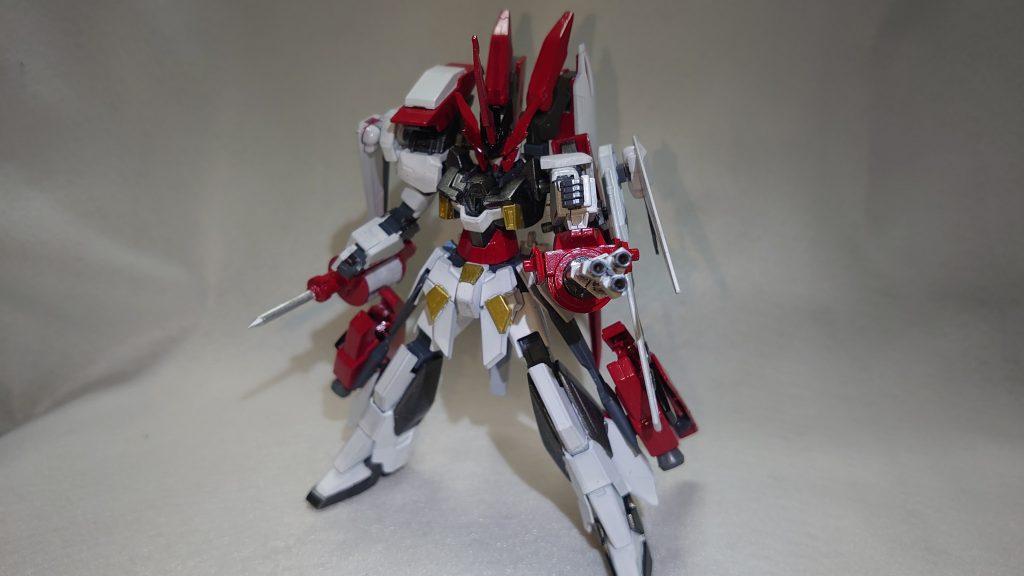 左腕の3連装バルカン


主に牽制に使用します