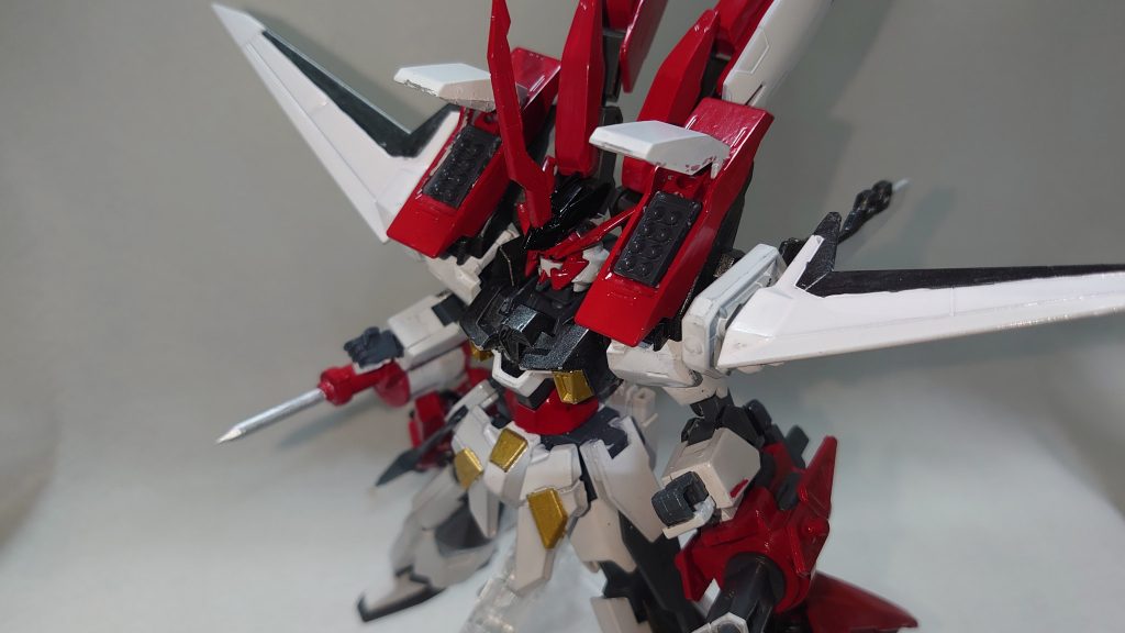 両肩のハッチを展開してクレイモア！！