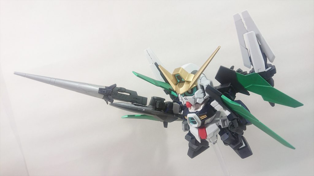 とにかく肩周りが干渉しまくるのであんまりポーズはつけられませんが、シルエットで特徴は出せてるのではないかと思います。
早く本家TRYAGEマグナムと一緒に並べたい…!