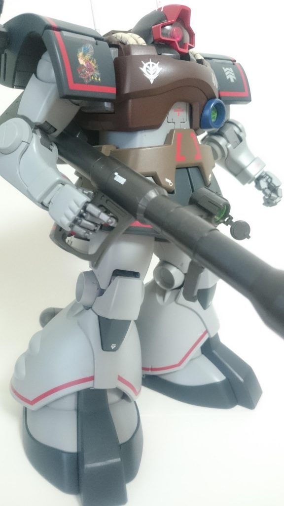 ドムにはジャイアトバズーカと言うことで、調達しました。肩が邪魔で担げませんが。