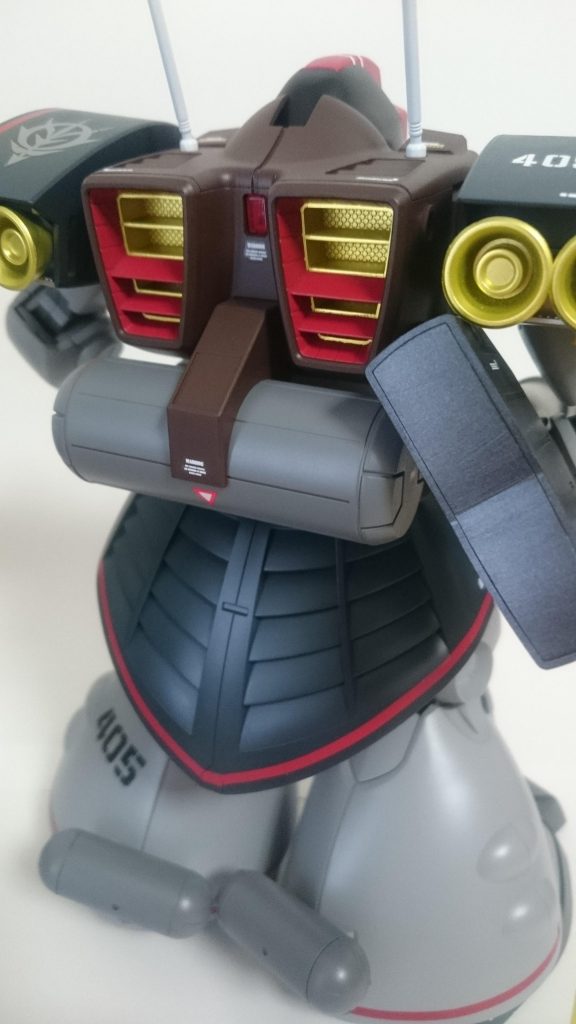 なぜドワッジ改をポチッたかは覚えていませんwでもそのお陰で今回ドムが作れた訳ですが、、、脚のプロペラントを付けないようにしようと思いましたが、そうするとドム色が強く成ってしまうので、目立たない色にして残しました。。