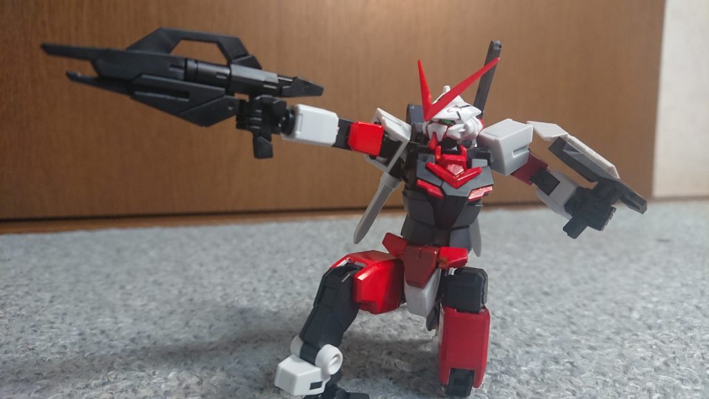 本体は塗装以外特に弄らず頭だけアストレイにすげ替えました