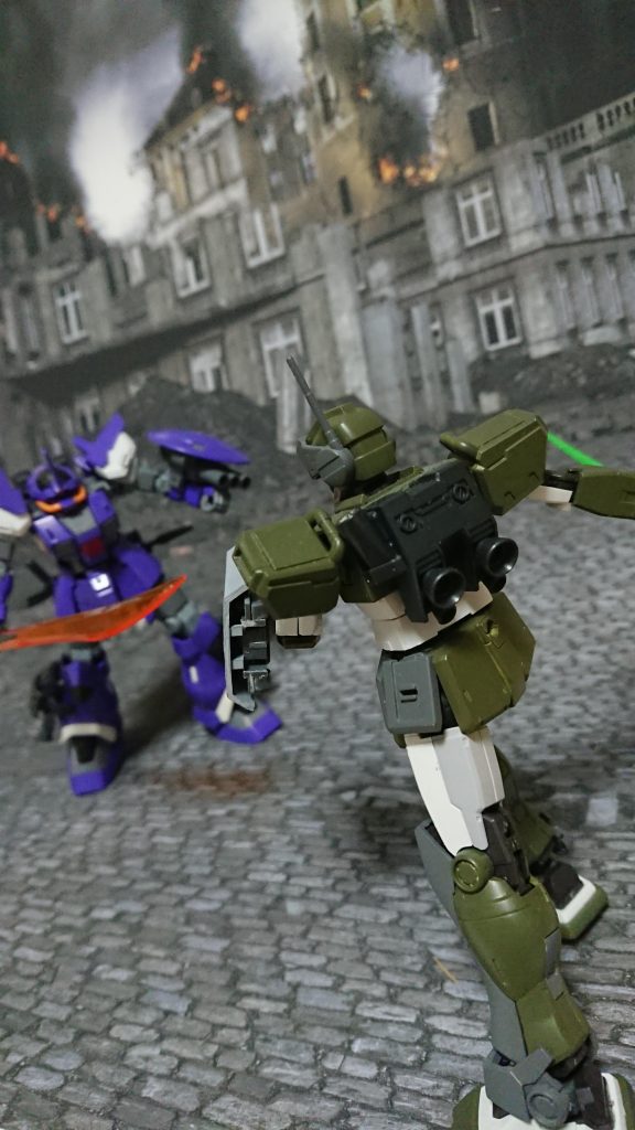 太もも後ろのグレーは缶のグレーサフそのままですサフは綺麗ですよね