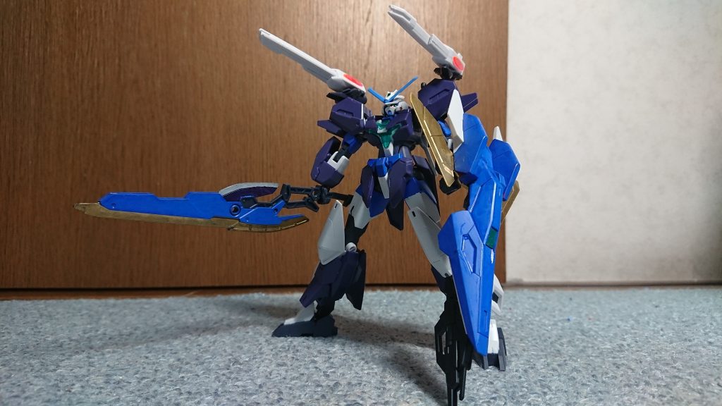 肩後ろにユニバースブースターのキャノンとっつけました