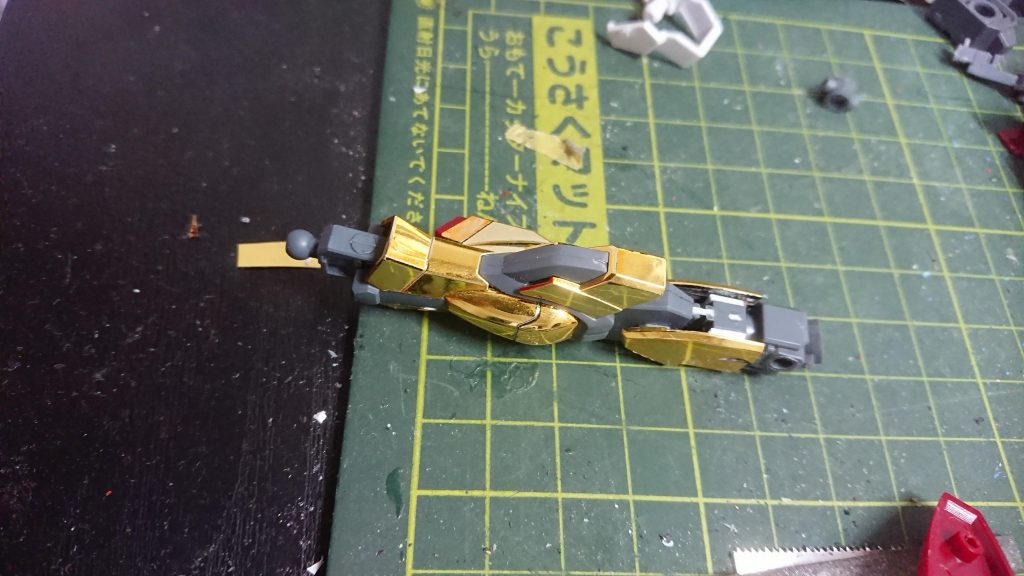 写真をあまり残していませんでしたが、少しだけ。基本はフレームに外装を付けていく感じです。干渉するところを調整したので太ももが太くなったりしています。