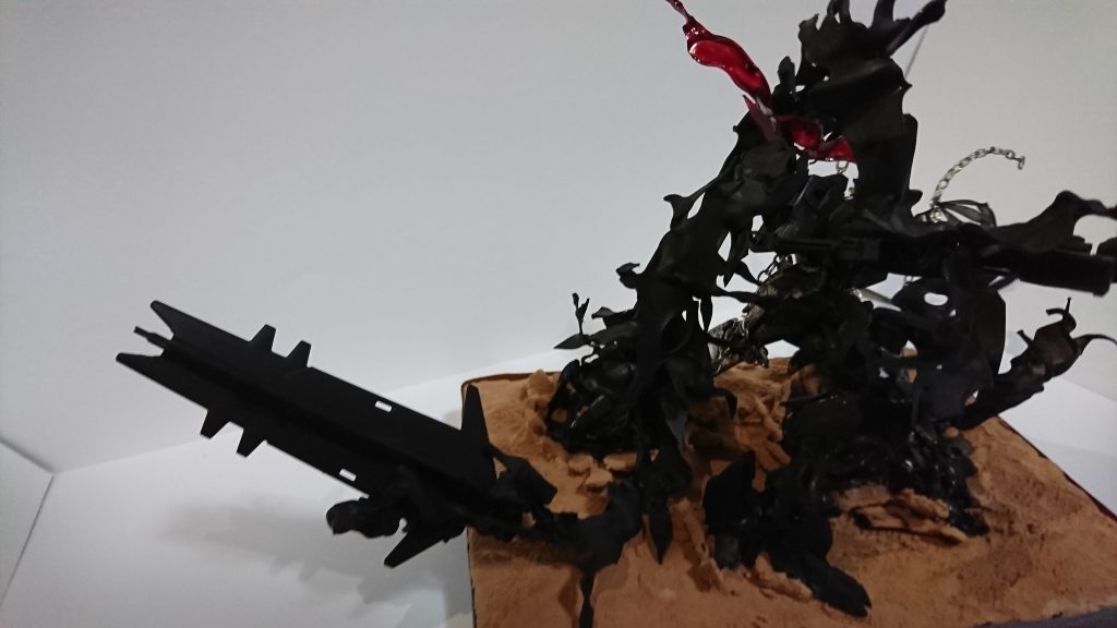 ルプスレクスの特徴である尻尾は影が伸びてメイスを取り込んでるように作りました
