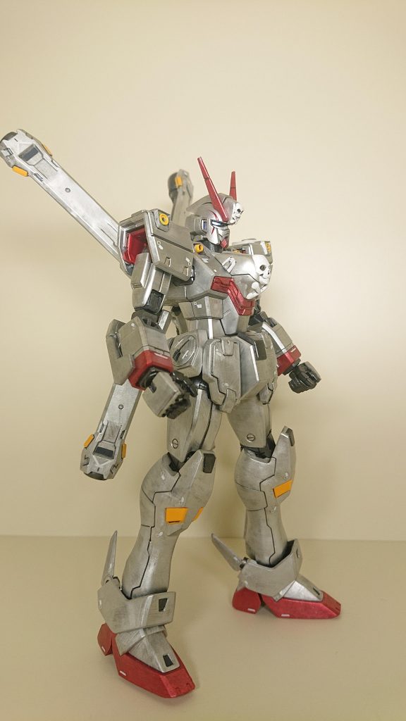 とてもフォルムの綺麗でかっこよいガンダムです。
パーツ数もほどよく、ガンプラを作る楽しさがバッチリ味わえる ステキなキットでした👍