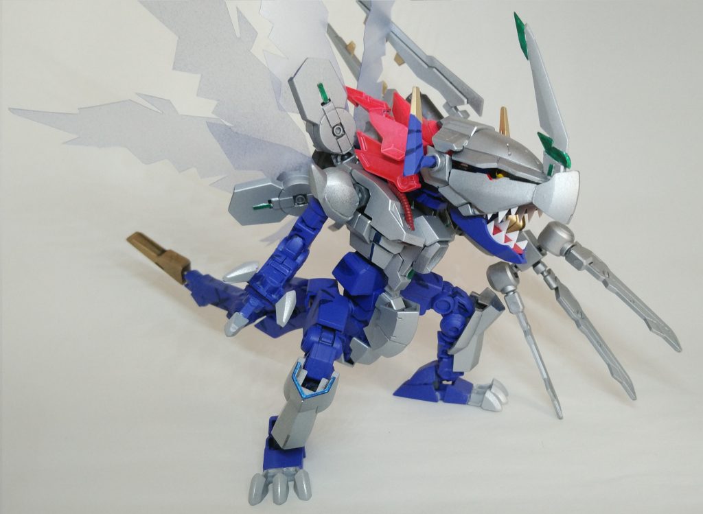 首は結構可動するんですけど髪が邪魔で・・・なければほぼ真上まで向けます。
顎はまぁまぁ可動します。
腿ロールを追加したことでかなりポーズに幅が出たんですが欲を言うならも少し太くしたかったです。
エナジーウィングは実際にはもっと炎っぽいエフェクトなんですがまぁそこは技術不足ということで。それにしてももう少し濃くしてよかった。
髪もどちらかというとエネルギー感あるので濃淡をつけて塗装してみましたが・・微妙ですね。