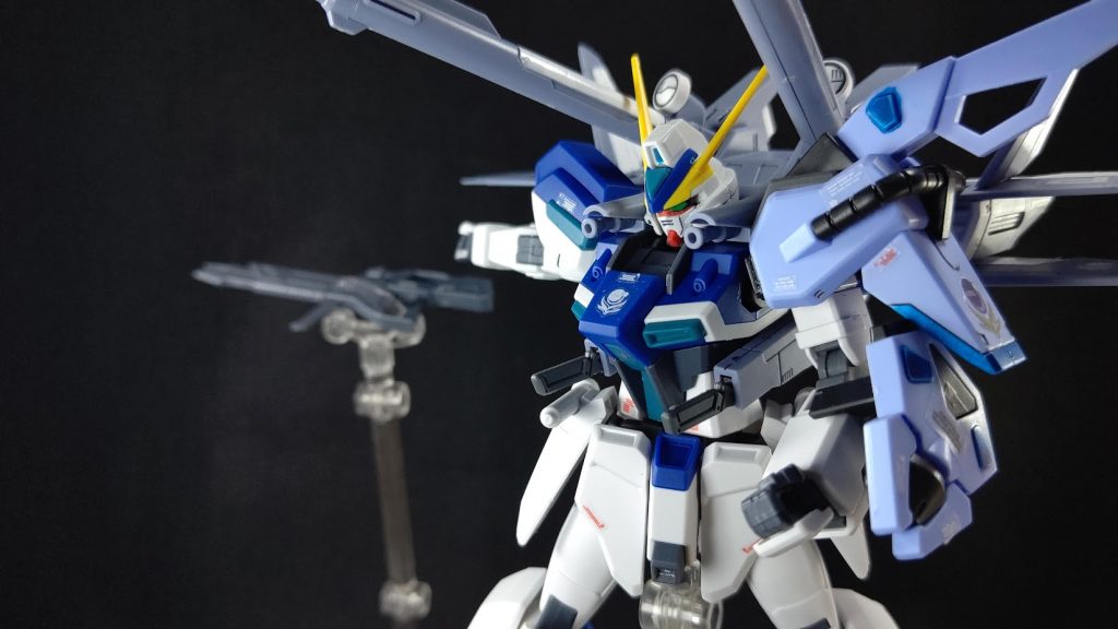 くそっ、もうエネルギー切れか!(ライフルよく捨てる機体いるけど何千万するんだろうね)
