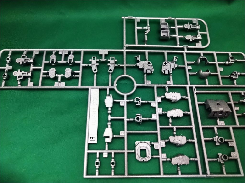 シルバー、黒鉄色でカラースプレー