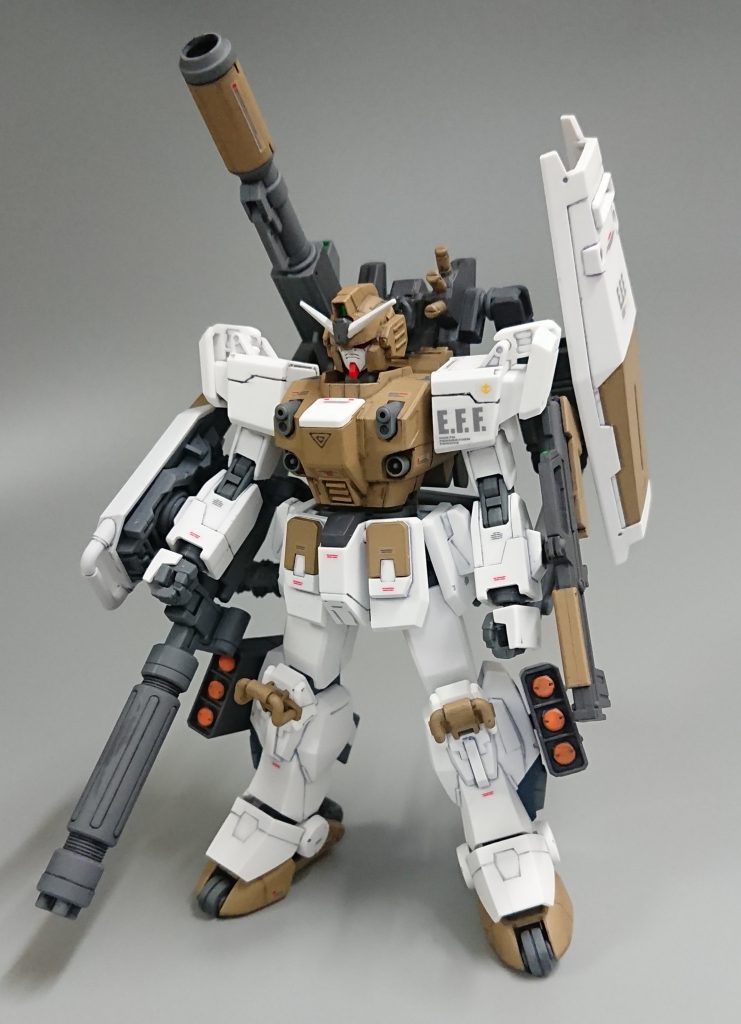 勝手に妄想設定では、ブルーディスティニーよりEXAMシステムを外しての実戦配備型として運用され、その地上、宇宙へと使い分けられるモビルスーツとして、地球連邦軍内での 海兵隊(あまり詳しくないですがw)的な軍隊の戦艦へ搭載していた設定。