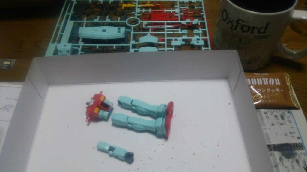 コーヒー飲み、お菓子を食べながらの製作
あっ、これはいつも集まってる時と変わらないか(笑)

ここまで作ったところでタイムアップ

その後、一・二時間くらいかけて完成したのが、アピールショット一枚目の画像