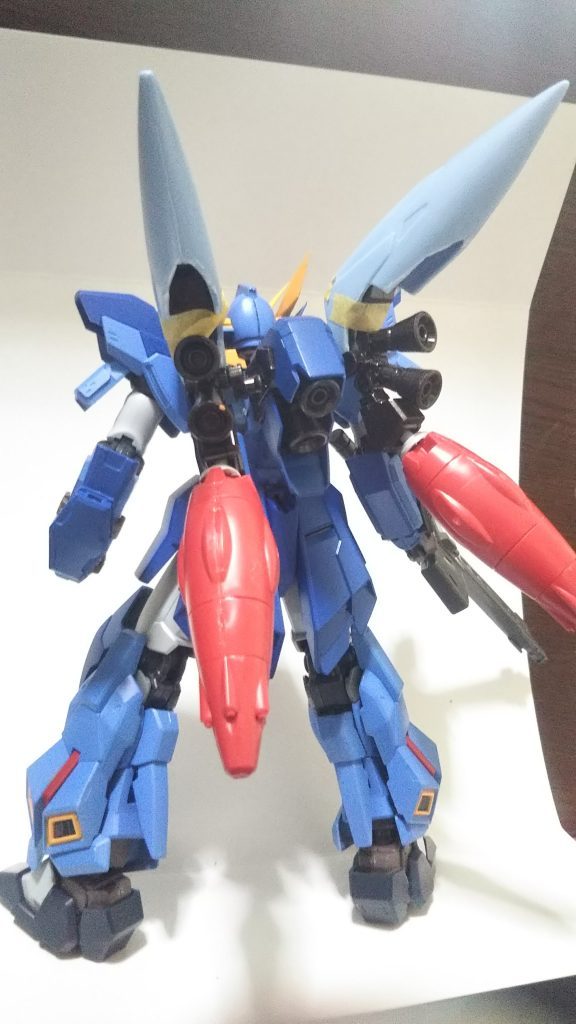 背中のボリュームで迷走凶鳥のパーツを…バンプレストのあれね