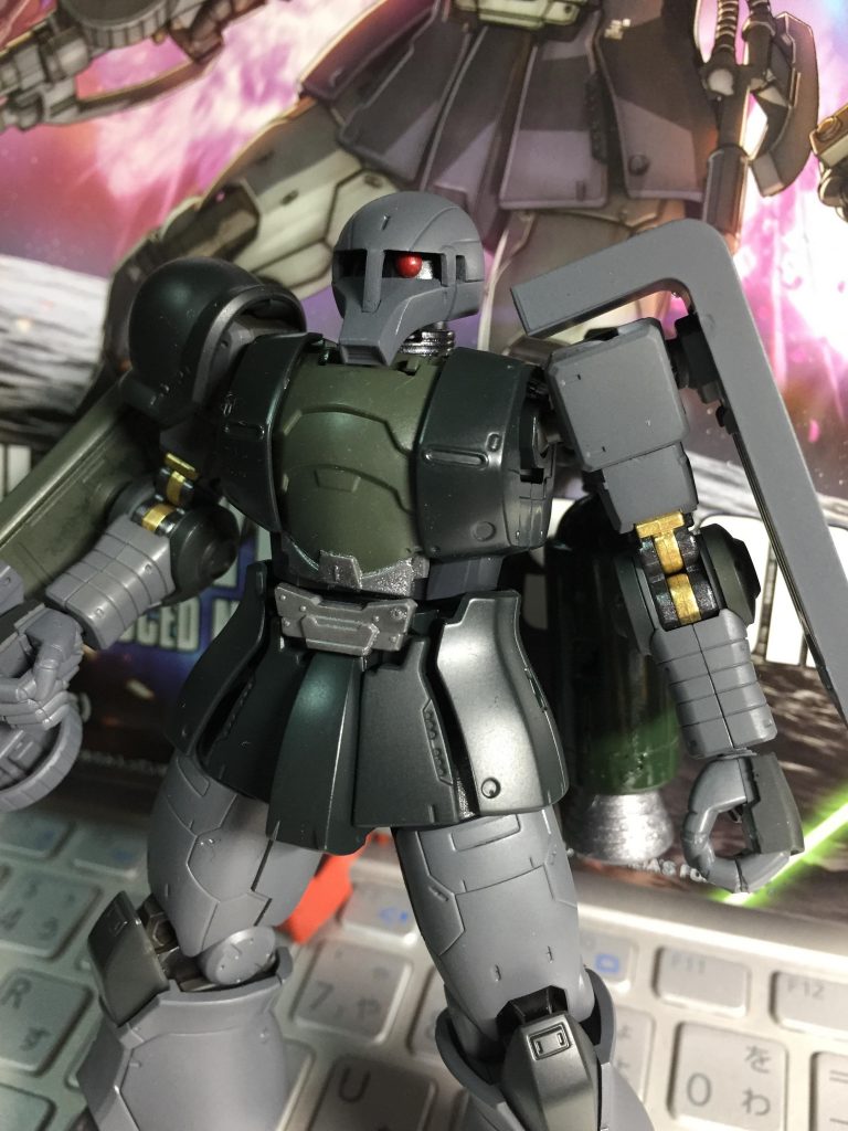 モノアイは市販の小さいやつ。