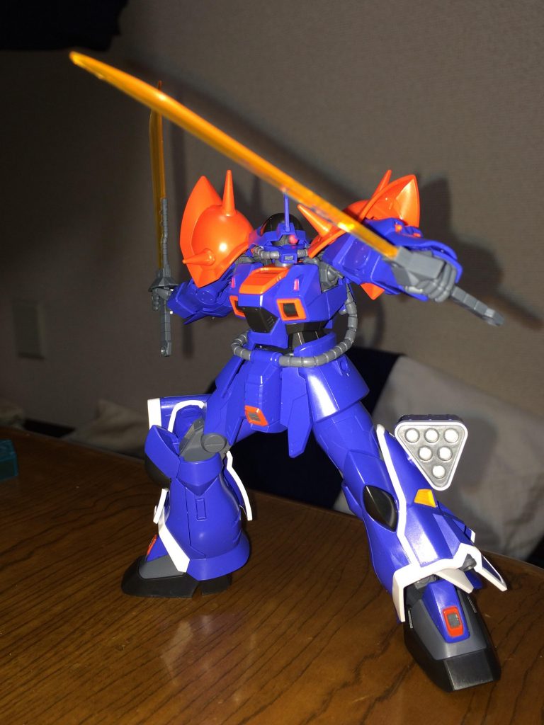 同じポージングですが、フラッシュを焚いて撮影してみました。