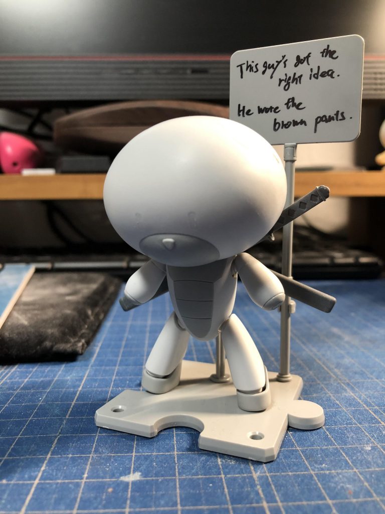 背負うとこうなる。
「ズボンが茶色なのは正解だね」