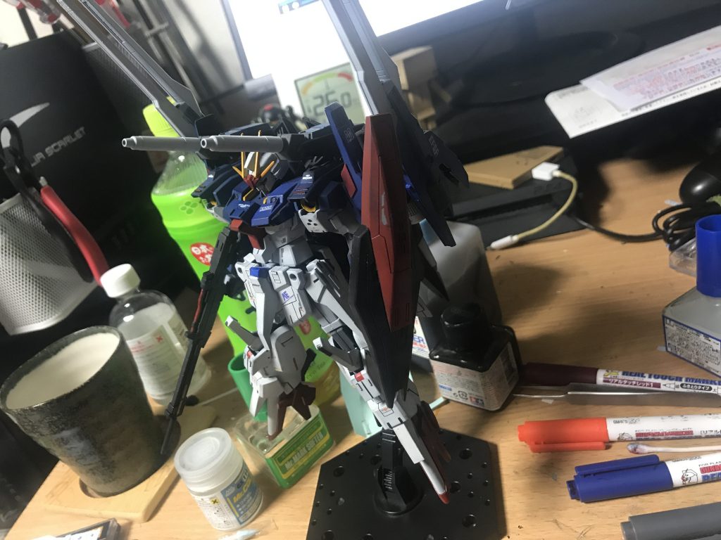 部分的に筆塗り。デカール、艶消し後にリアルタッチマーカーでエッジを強調してます。