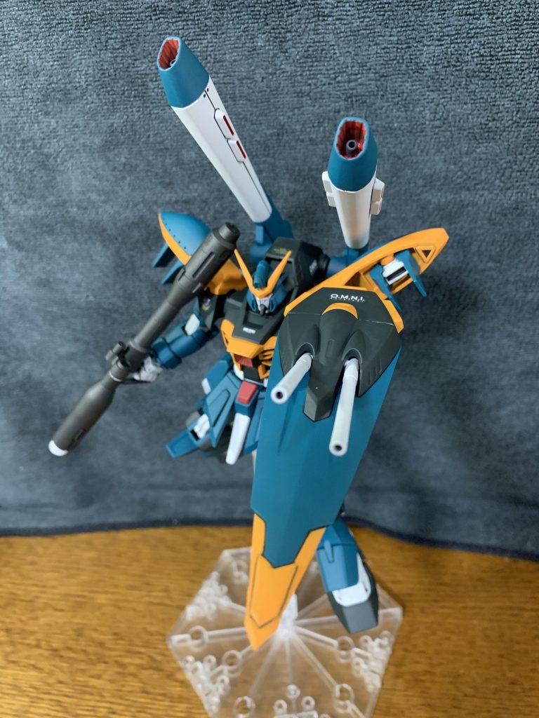 ケーファーツヴァイの衝角は、プラ板で延長して尖らせました。