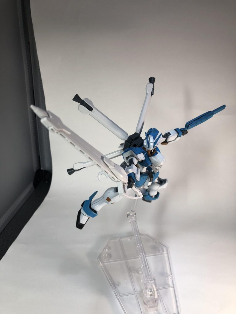 最大稼働モード
本機には特別な強化システムなどは存在しないが、曜は飛込みなどの影響から集中力を限界まで高めることができ、その状態ではフルクロスの性能を100%発揮できる。
ただしこの状態は長く続かず、常人を超えた反応速度やらで機体が耐えられない為３分が限界である。