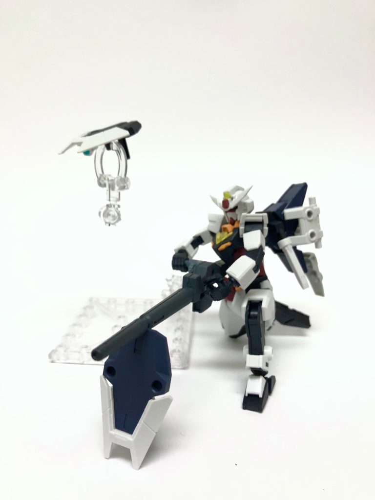 狙撃スタイル（地上）
ビームキャノンを手で持つことで、より高い精度で狙撃をします

カメラシールドの1機は空中に飛ばして視界の確保
もう1機はビームキャノンの補助台（主に狙撃前の振動低減のため）として使います