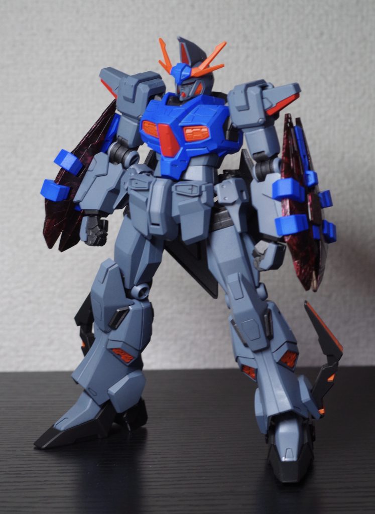 オデュッセウスガンダムは、外装に比べて少し地味な配色にしてます。