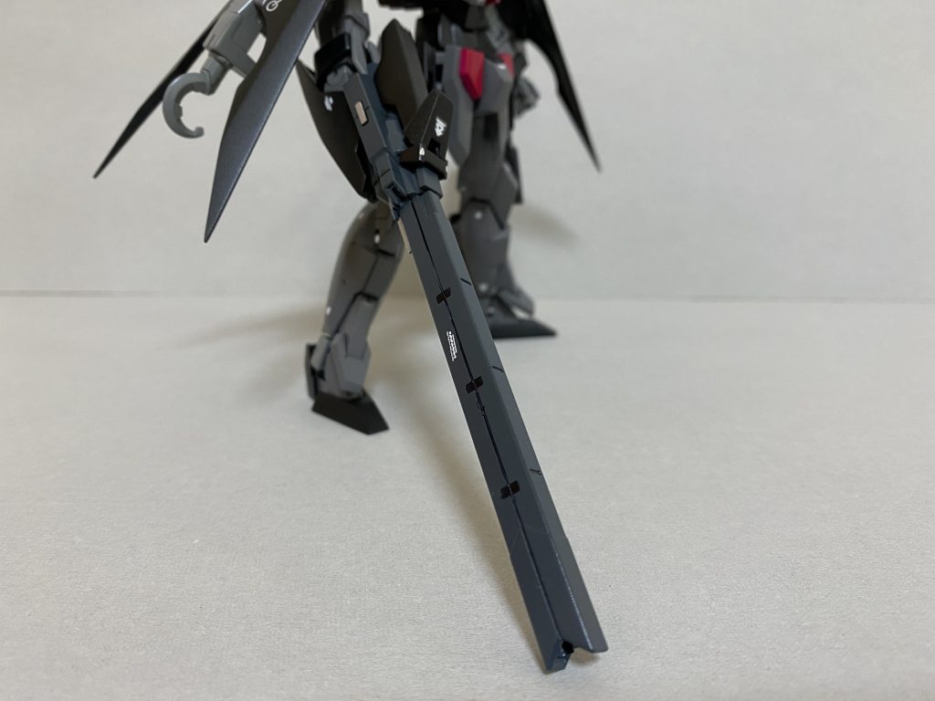 こちらトラブルから生まれた新武装「ハイパードッズライフルII」ロングバレルからハイパードッズライフルを放ち、側面からドッズガンで弾幕をはれます火力不足のダークハウンドにとってはいい武装だと思いますサーベルもアンカーもあるからアセ…ゲフンゲフンキャプテンアッシュなら大丈夫でしょう