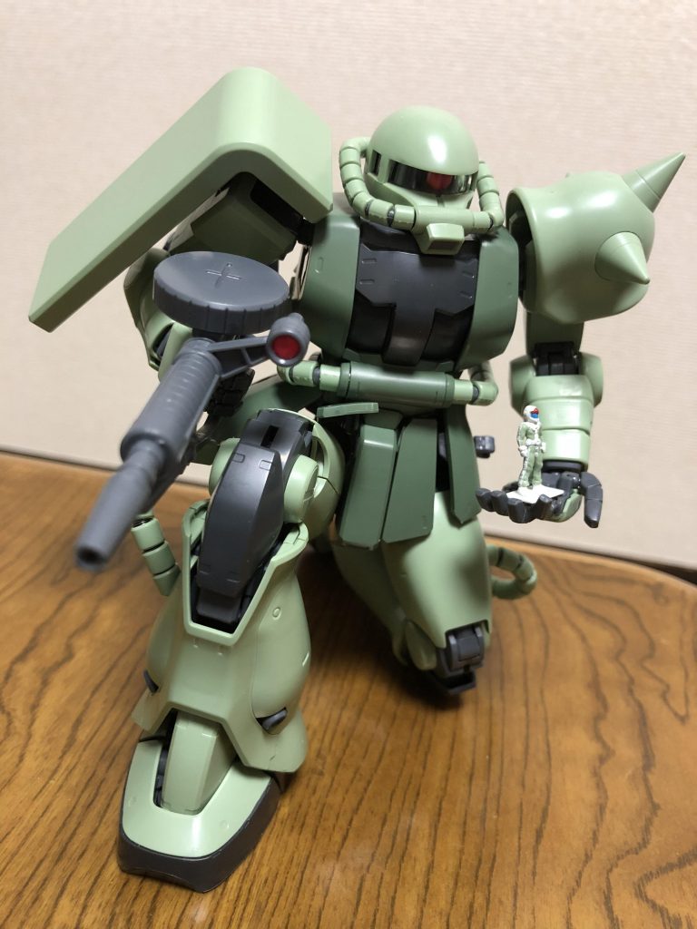 第1話の偵察シーンも再現できます(こんな感じのポーズだったと思いますが、間違ってたらスミマセン)。