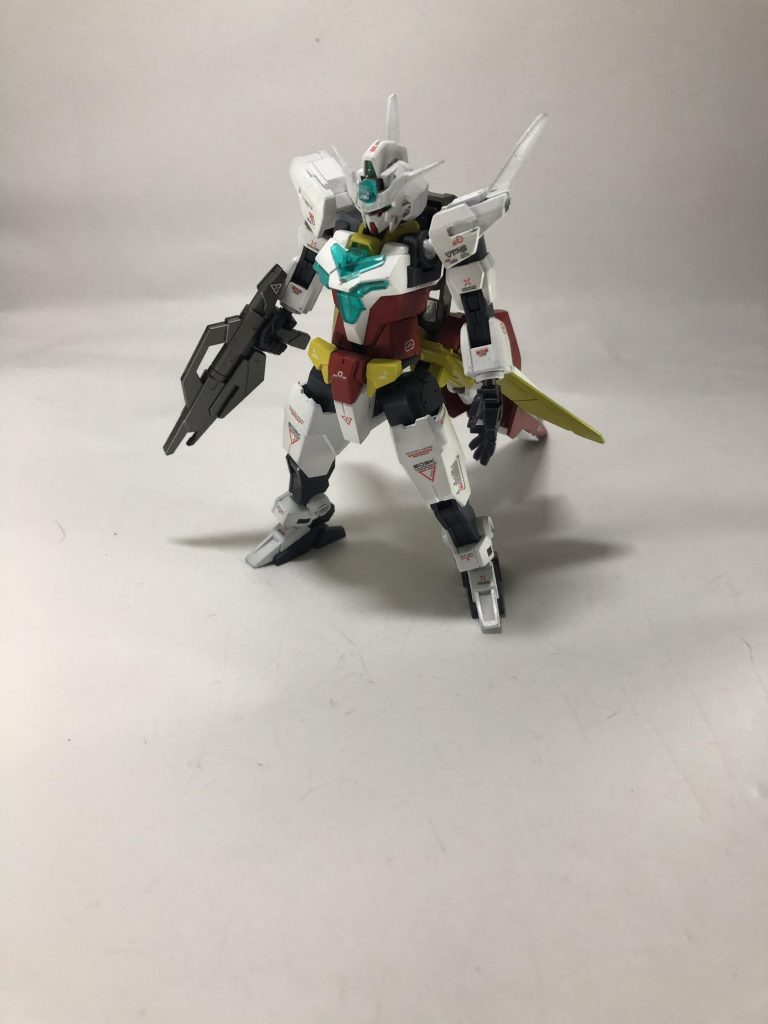 コアガンダムの方は特にいじってないです。
強いて言うならアンテナ尖らせたくらいでしょうか……
でですよ
このコアガンダム単体で飛行ギミックに変形するのに「あれ」がないのがほんっっっっっっっっとうに勿体ない……
という事で