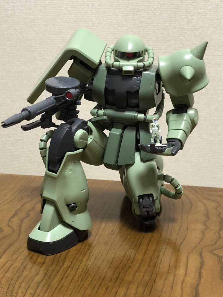 別のアングルから。本当に良く動きます。感動🥺子供の頃のガンプラ作っている自分に教えてあげたいです😆