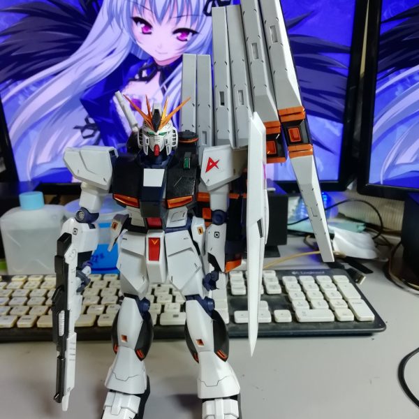 MG　νガンダム