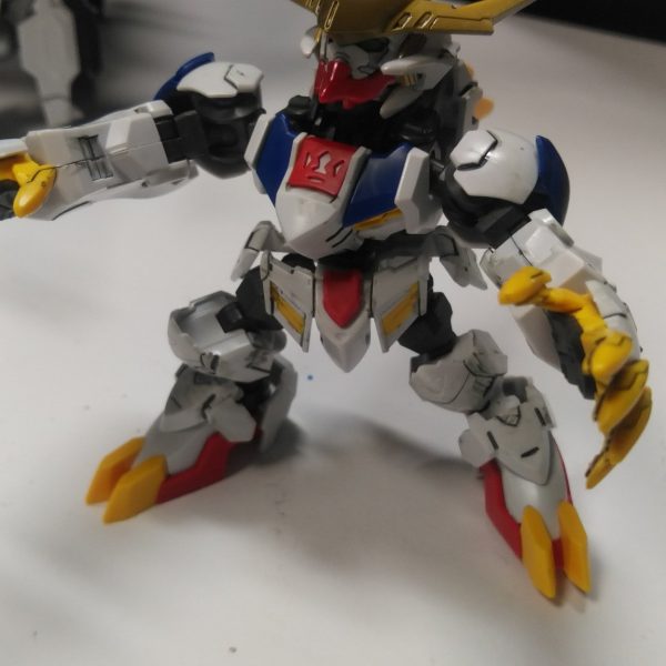 バルバトスルプスレクスの１/１００とSDの頭と体入れ替えてみた