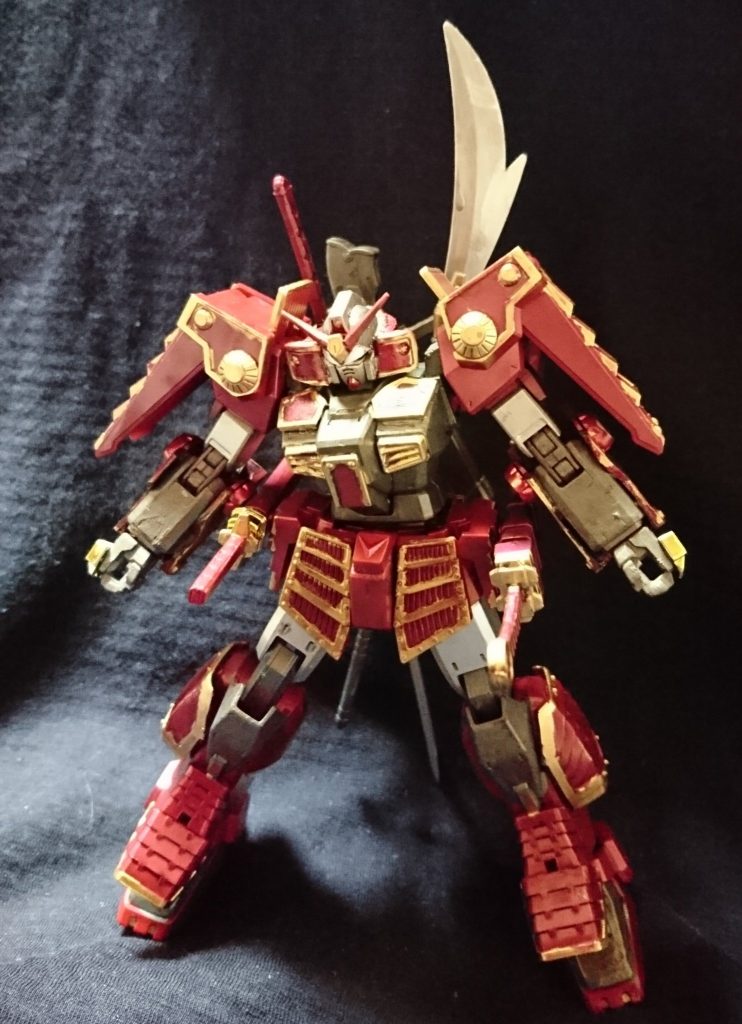 腕装甲が紛失してたので同じくマウンテンサイクル？から発掘された２０年ものの武者ニューの腕鎧部を加工して取り付け
色はパーフェクト1・2をメタリックにしたので同じ狂四郎系ガンダムだし武者も
メタリック系で塗りました