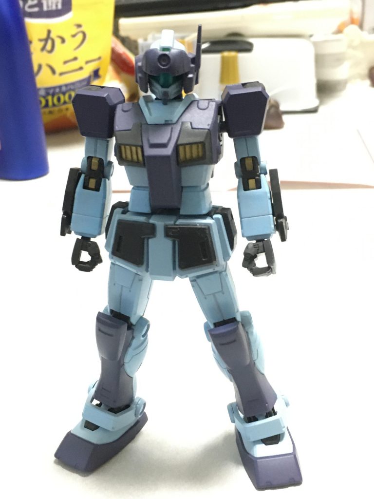 着色してみた。膝は何かの余りパーツを削ってパテで裏を埋めて接着。いったい誰のパーツだったんだろう…。