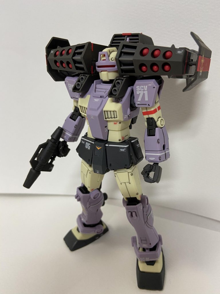 続いてジムインターセプトカスタム フェロウブースター装備
これでやっとインターセプトカスタムって感じですよね