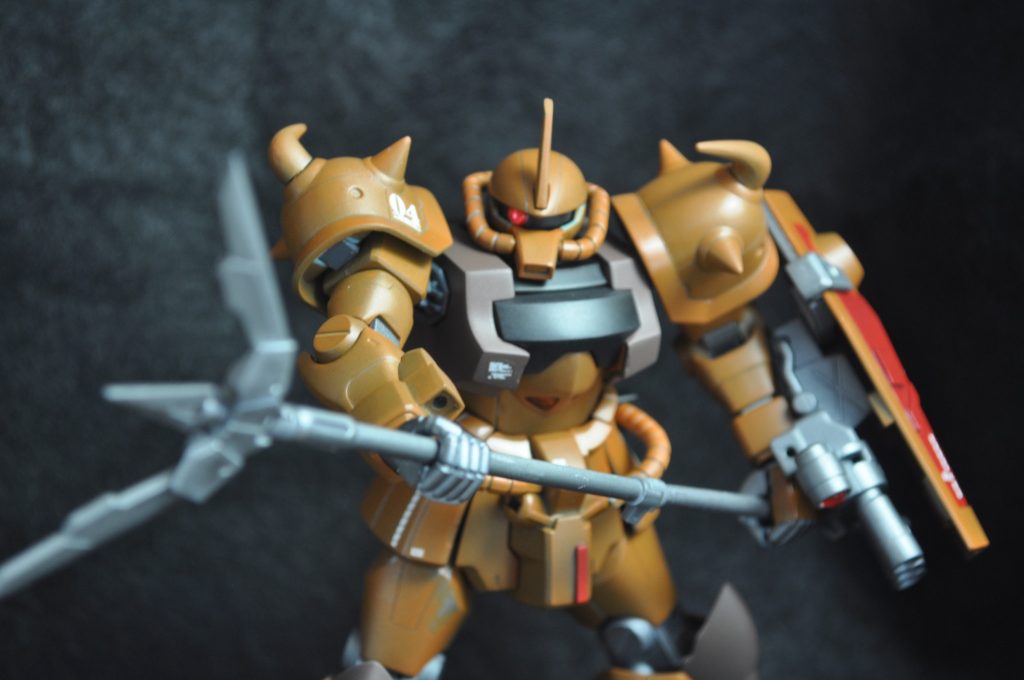 ポージングが課題です😢
右太ももは、艶消し吹き付けた際に落としてしまい傷ついてしまいました笑
下地が見えて逆にいい感じですね(ポジティブ)