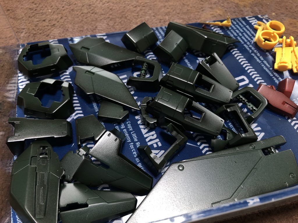 黒立ち上げ塗装は外装に全体的に施しています。