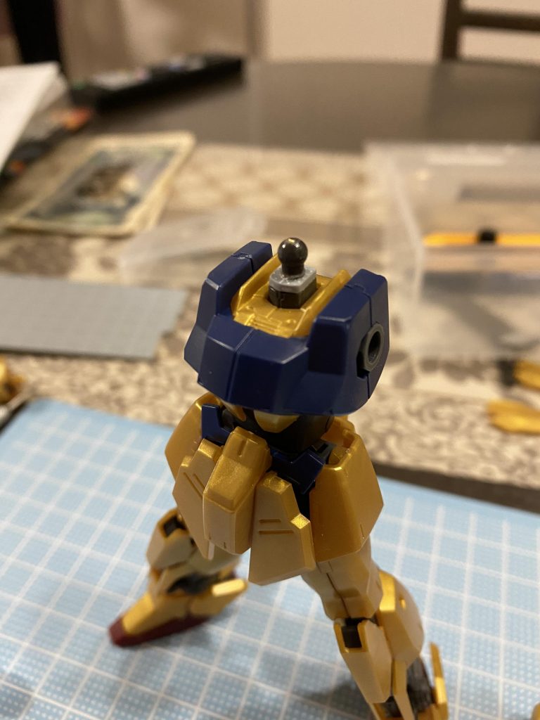 首は1mm延長
顎を引きながら横を向けるようにしました(サーベル2枚目みたいな感じ)