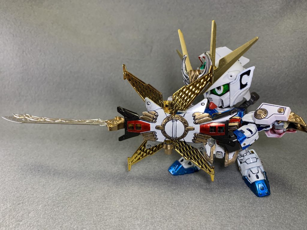 【扨来刀(サテライトウ)】
父から譲り受けた月光爆星は改修され刀として生まれ変わった。状況に応じて盾や砲撃台として使い分ける。