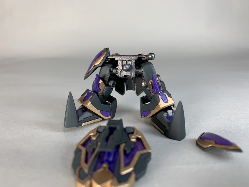 股関節にCSフレーム
サイドアーマー接続を太ももから腰に変更
脚内側の肉抜きを埋め