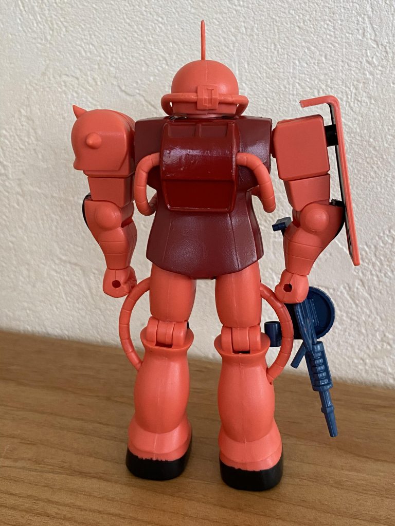 バックパックは説明書通り赤でぬりました。
でもちがいがわかりにくいですね。😿