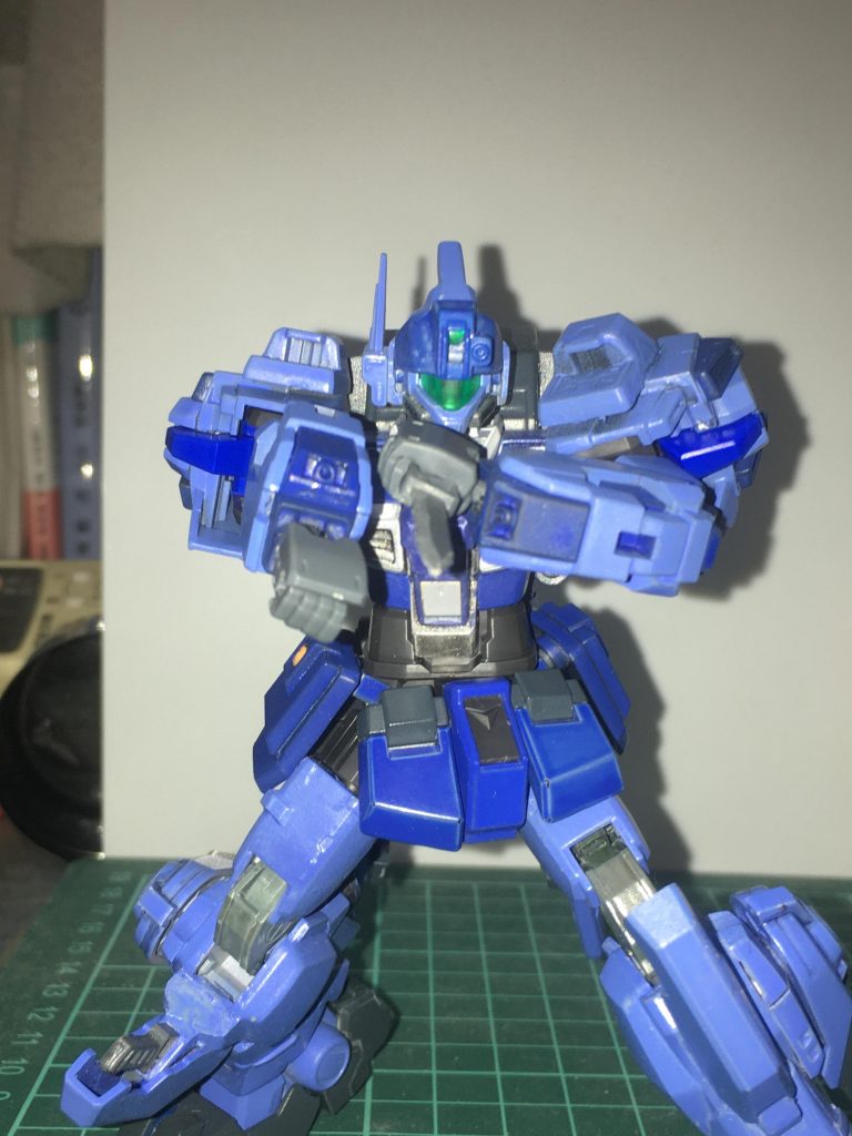 武装5ビームスポットガン
ガンダム4号機が5号機に搭載された物と同型のもの。
武装6コールナイフ
イフリート・ナハトとの戦闘データを基にコールブレードガンと共に製造された小型ナイフ。