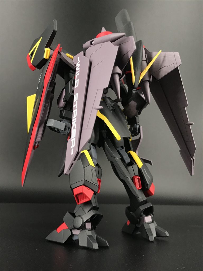 バックパックはジェットストライカーをガイアガンダムのパーツで改造したワイルドストライカーです。ガイアのMA時の機首とグリフォン2ビームブレイドを装備してます