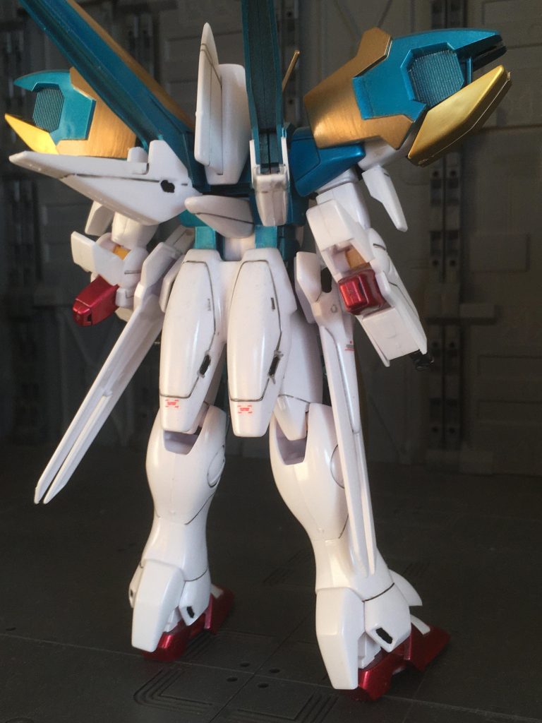残念ながら光の翼のクリアパーツはこのキットには付属されていません