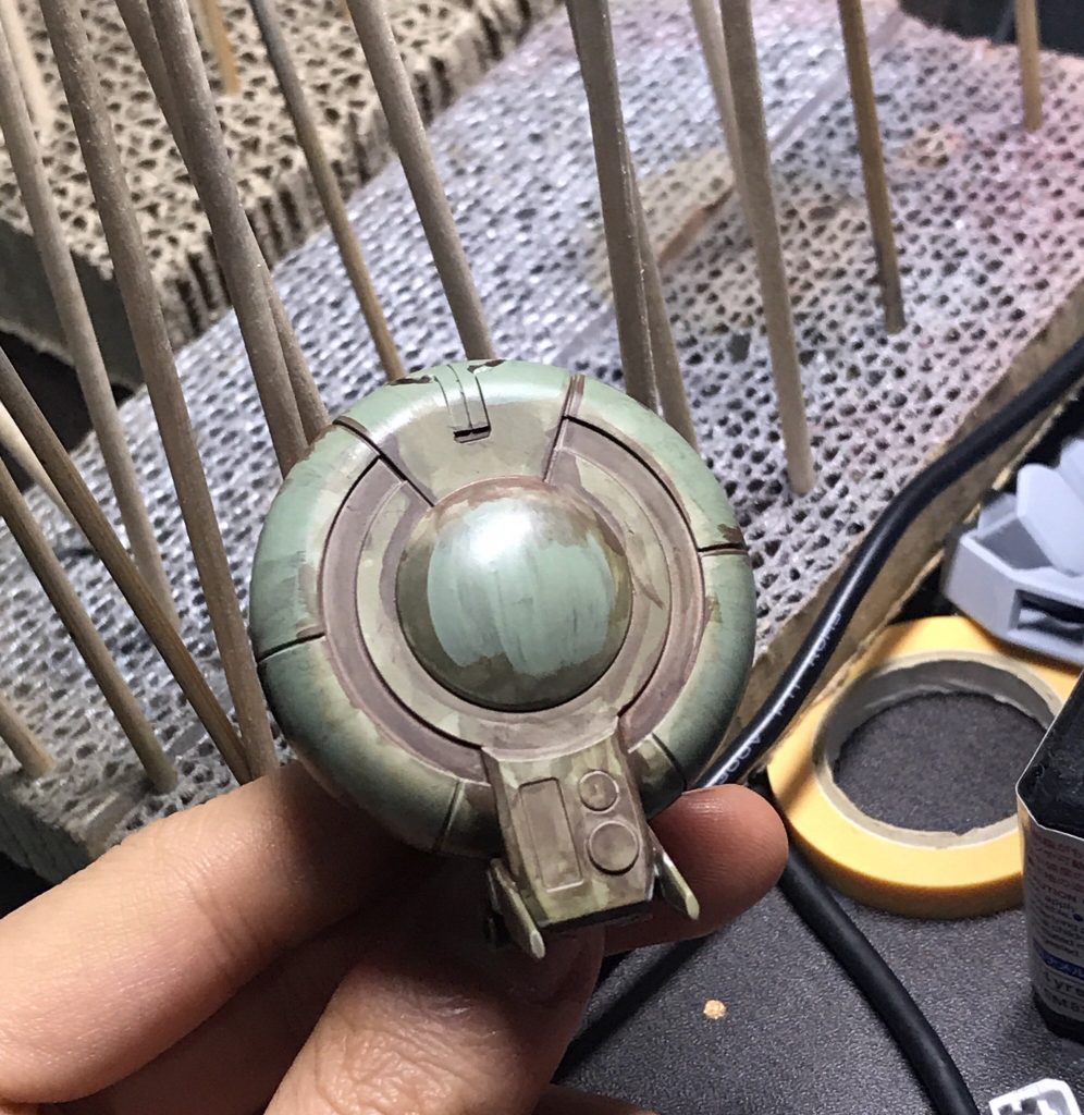 下地にいろんな色を使うことで間延びしないようにしてます