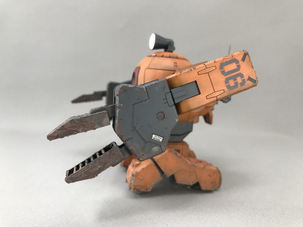 ナンバーデカールが目立ちます。