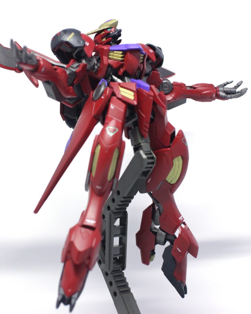 機体名はlupus（狼）vox（声）で「狼の声」を意味。
雄叫びを上げて吠えてるようなポージングが似合います。