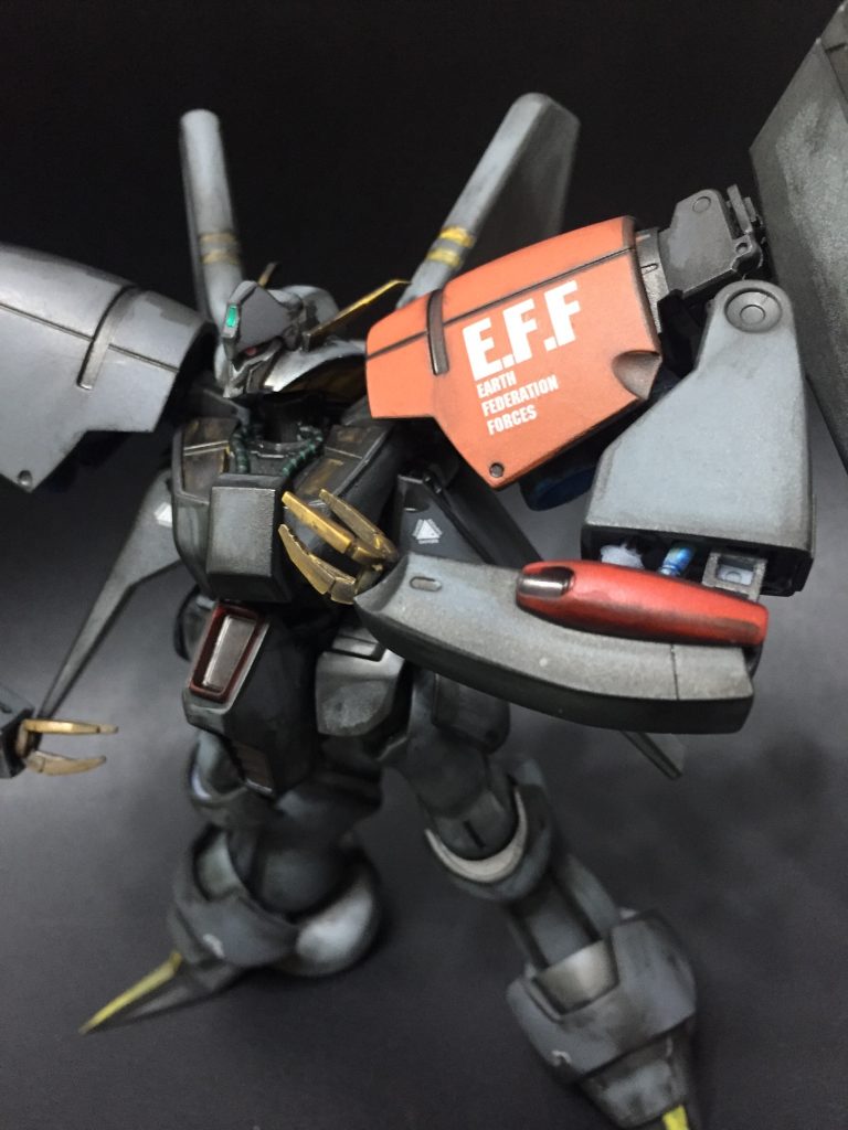 ボディ色とオレンジ部のみカラーストックで吹きましたが、他のカラーは時間が無く実は手を付けていないキットそのもののままをスミ入れしただけです。よく見ると分かってしまいます(笑)