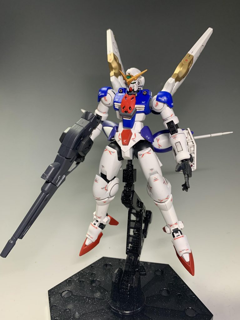 マックナイフの脚部をウイングに見立てるのをどうしてもやってみたかった…。